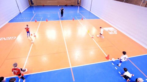 Bambini Fußballübungen Halle - Dribbling spielerisch lernen