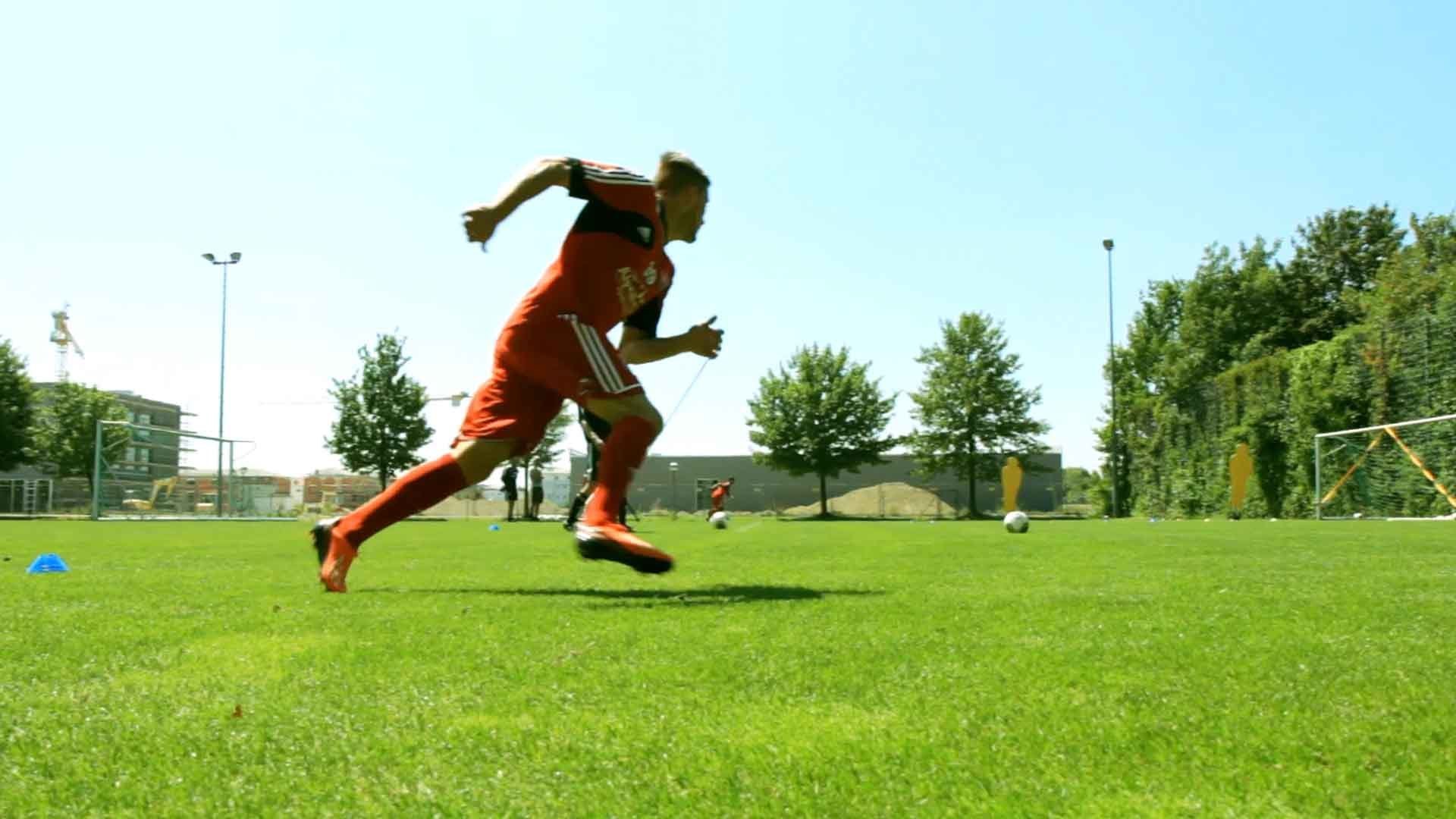 Kombiniertes_Fußball-Ausdauertraining_Schnelligkeit-08_DE_zonenlauf