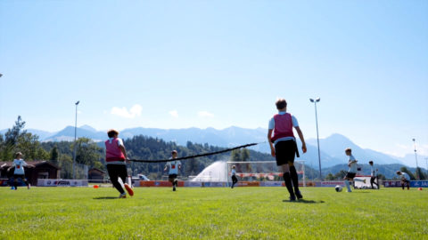 Spielform mit Hilfsmittel Spielform mit Hilfsmittel