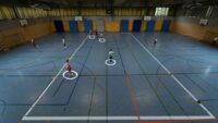 Kreatives 2 gegen 2 in der Mittelzone: Tore, Tricks und Training!