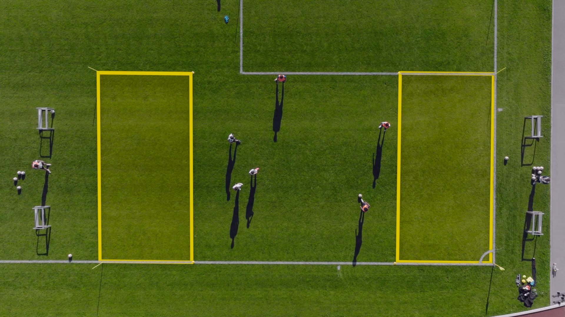 Übung 3vs3 mit tiefem Anspieler – Aufbau mit eingezeichneten Abschlusszonen