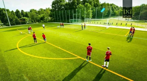 6 Stationen, 3 auf jeder Längsseite. 6 Stationen, 3 auf jeder Längsseite.