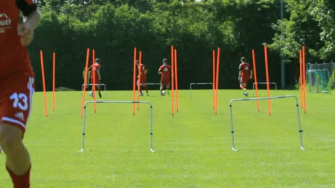 Der Übungsaufbau aus der Spieler-Perspektive. Der Übungsaufbau aus der Spieler-Perspektive.