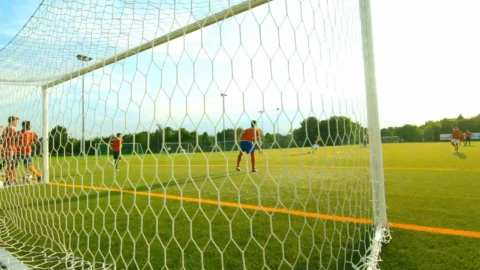 Wer verschießt wird zum Keeper. Wer verschießt wird zum Keeper.